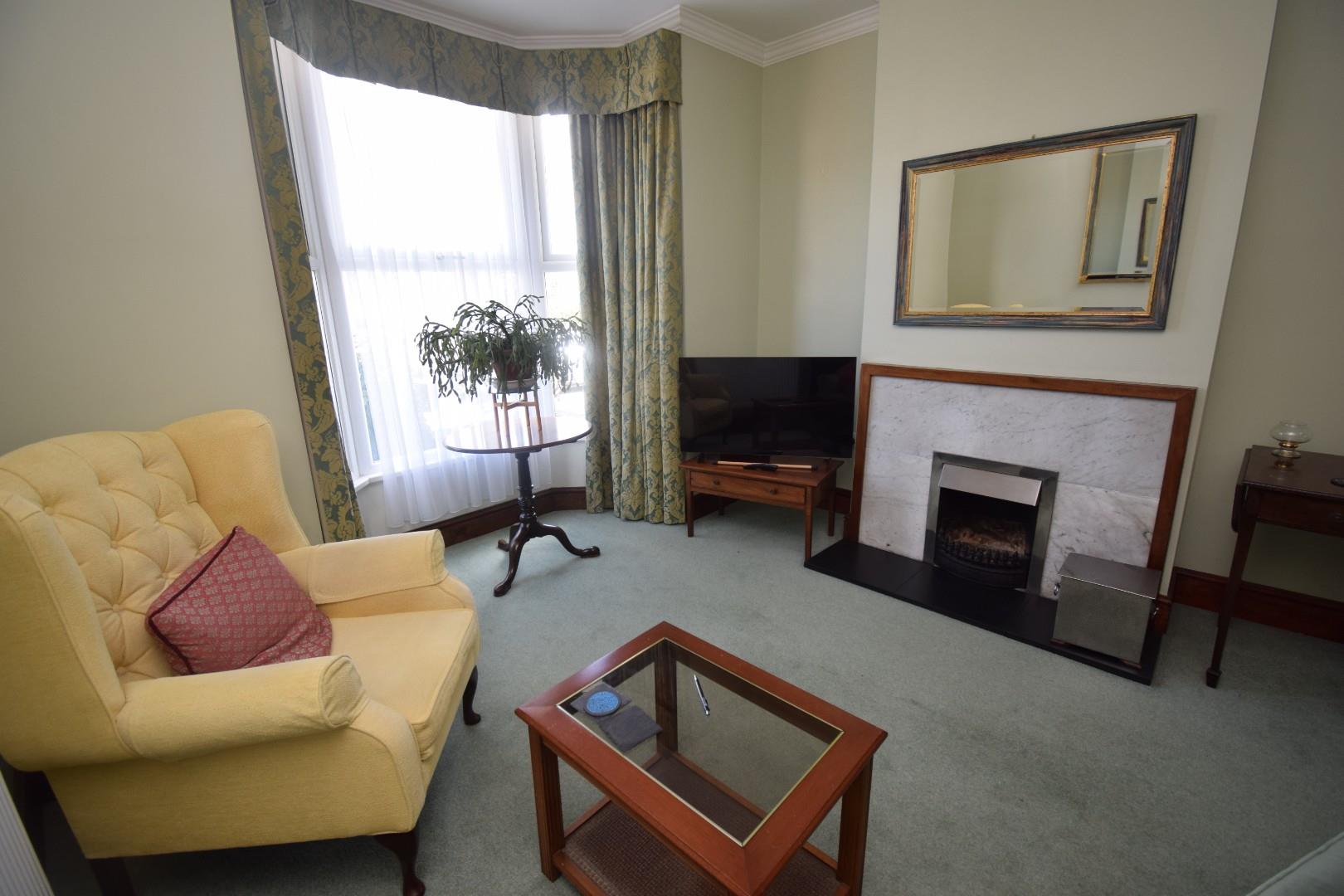 Living Room Area.JPG